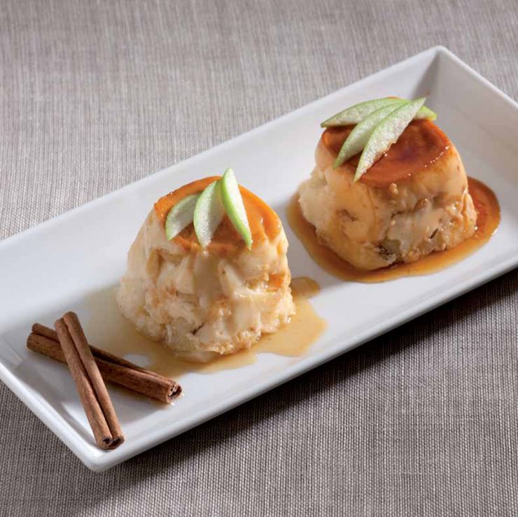 Pastel de Pan Caliente con Manzanas